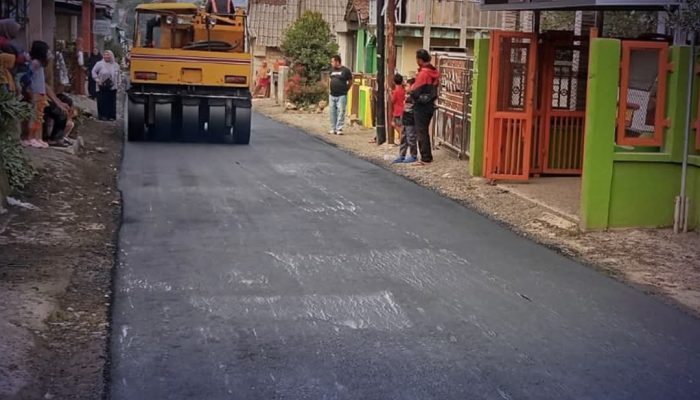 Dinas PU Sukabumi Kucurkan Rp 393 Juta untuk Perbaikan Jalan Hotmix Bantarmuncang-Tenjojaya