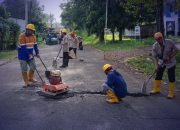 UPTD PU Palabuhanratu Lakukan Pemeliharaan Tambal Sulam di Dua Ruas Jalan Penting