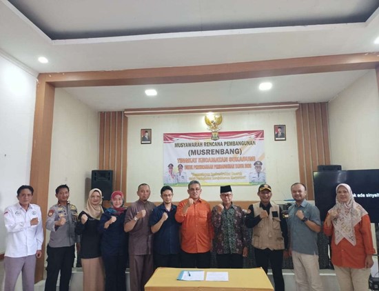 Jajaran Pemerintah Kecamatan Sukabumi yang dipimpin oleh Camat Drs.Asep Suhenda