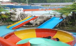 Waterpark Ar Rizki yang berlokasi di Ds.Warnasari