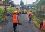 Dinas PU Sukabumi Rekonstruksi 675 Meter Jalan di Jampangtengah, 45 Persen Progress Tercapai