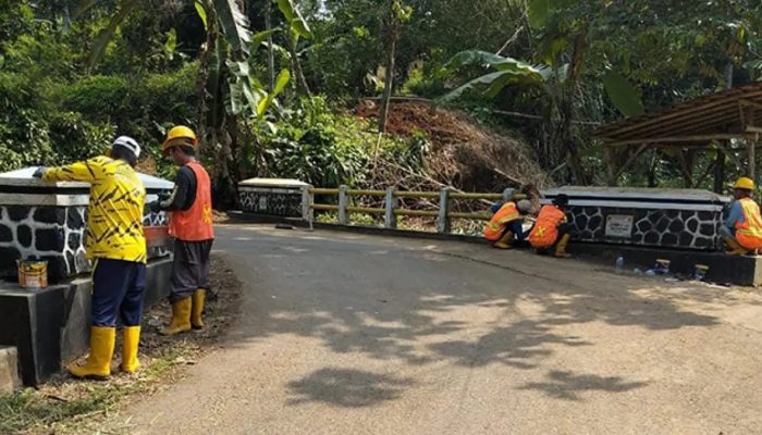 Dinas PU Sukabumi Lakukan Perawatan 4 Jembatan di Ruas Ubrug–Kubang Warungkiara