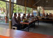 Kapolres Kepulauan Seribu Gelar Jumat Curhat di Pulau Sabira, Tegaskan Komitmen Jaga Kamtibmas dan Sosialisasi Layanan Darurat 110