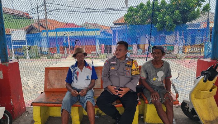 Bhabinkamtibmas Pulau Pramuka Sosialisasikan Layanan Call Center 110, Ajak Warga Dukung Program Jaga Jakarta