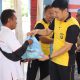 Polres Kepulauan Seribu Gelar “Jumat Peduli”, Bagikan 52 Paket Sembako untuk Nelayan dan Petugas Marina Ancol