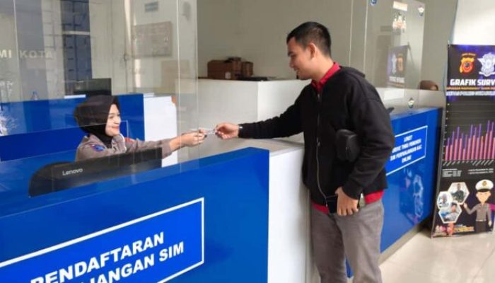 Program “Polantas Menyapa” Satlantas Polres Sukabumi Kota: Inovasi Peningkatan Pelayanan SIM yang Humanis dan Transparan