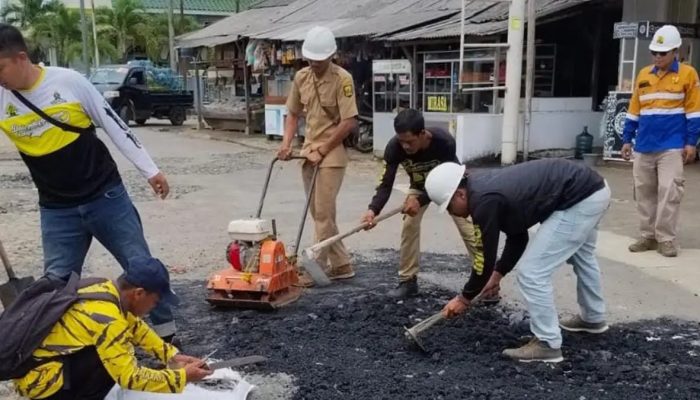 Dinas PU Sukabumi Perbaiki Titik Kritis, Tindaklanjut pada Kerusakan Jalan Mareleng – Ciracap