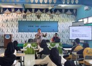 Sosialisasi SMA Kemala Taruna Bhayangkara di SMPN 285 Pulau Untung Jawa, Bhabinkamtibmas Dorong Siswa Jadi Generasi Berkarakter