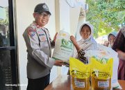 Pembagian Pangan Murah di Pulau Untung Jawa Berjalan Lancar, Bhabinkamtibmas Kawal Distribusi untuk 153 Warga