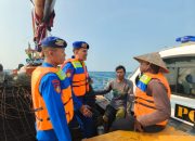 Patroli Dialogis Satpolairud Kepulauan Seribu Ajak Nelayan Waspada Cuaca Buruk dan Manfaatkan Layanan Darurat 110