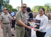 Wali Kota Jakut Serahkan  Pemenang Lomba Perpustakaan