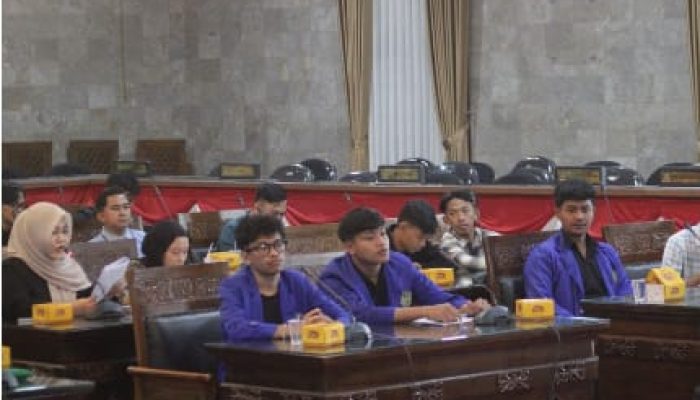Dialog Terbuka BEM UMMI Bersama DPRD, Bahas Penegakan Perda 0% Alkohol dan Pengawasan Tempat Hiburan Malam di Kota Sukabumi