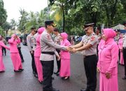 Kapolres Kepulauan Seribu Pimpin Upacara Kenaikan Pangkat 27 Personel