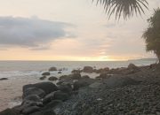 Awas ! Sekali Berkunjung ke Destinasi Wisata Pantai Cemara Ratu, Ketagihan oleh Panoramanya