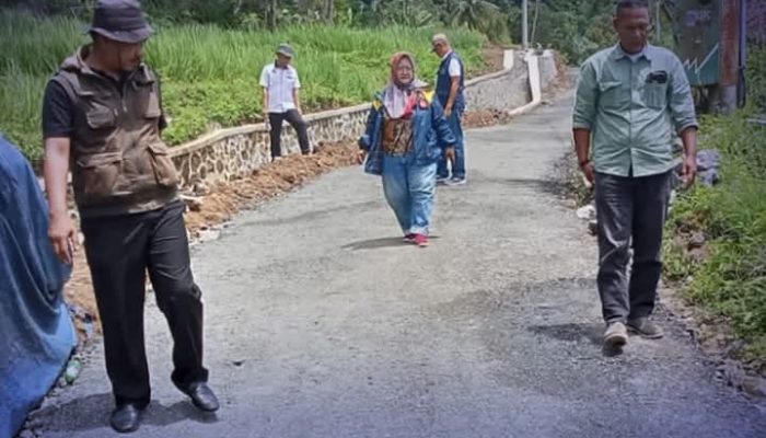 UPTD PU Sagaranten Monitoring Langsung Perbaikan Jalan Mekarjaya-Tagoglalay