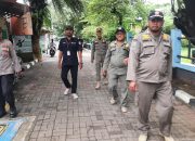 Kapolsek Kepulauan Seribu Selatan Pimpin Patroli Jalan Kaki di Pulau Tidung