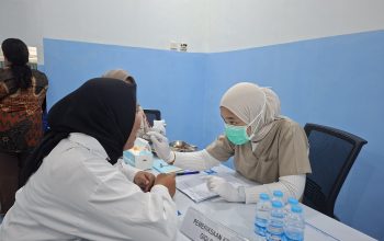 Polres Kepulauan Seribu Cek Kesehatan 38 Calon Relawan SPPG di Tapos Depok