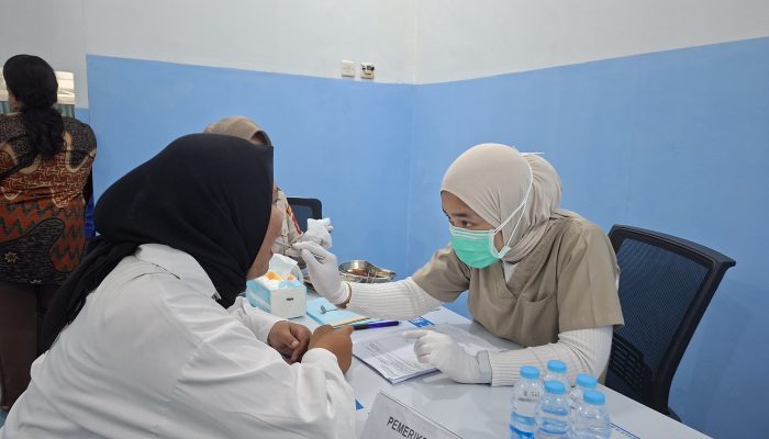 Polres Kepulauan Seribu Cek Kesehatan 38 Calon Relawan SPPG di Tapos Depok