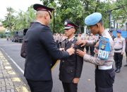 Wakapolres Kepulauan Seribu Pimpin Upacara Pemberian Tanda Kehormatan Satya Lencana