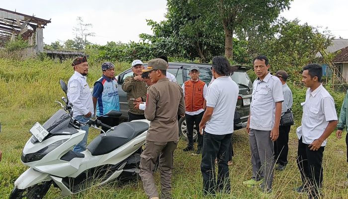 Tinjau dan Klarifikasi Lahan Rencana Pembangunan Stadion Jampangkulon, Sekdis Pertanian Kabupaten Sukabumi Sampaikan Hal ini !