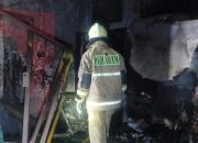 Sebanyak 70 Personel Gulkarmat Atasi Kebakaran Ruko di Mangga Dua