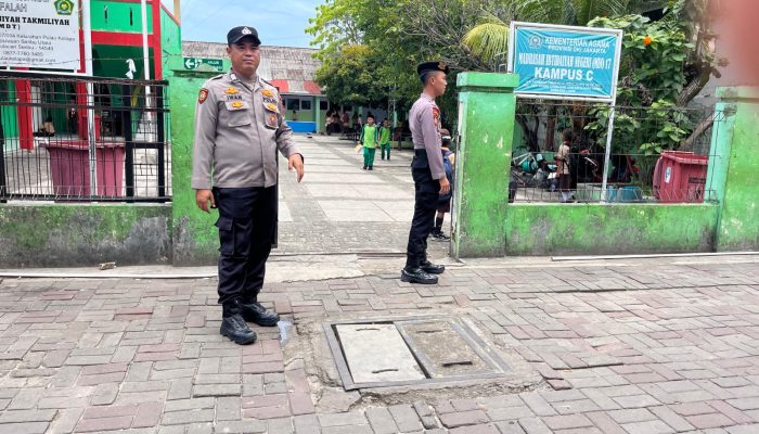 Polres Kepulauan Seribu Rutin Gelar Strong Point di Dermaga dan Sekolah, Kapolres Tekankan Keselamatan dan Perlindungan Pelajar