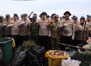 Polres Kepulauan Seribu Gelar Gerakan Indonesia Asri Bersama TNI dan Stakeholder Tindak Lanjuti Instruksi Presiden
