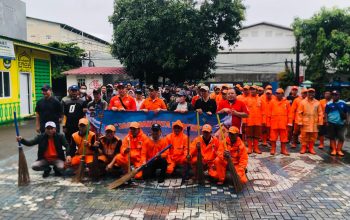 Laksanakan Gerakan Jaga Jakarta Bersih, Lurah Kapuk Muara Gelar Kerja Bakti di RW 01 dan RW 05