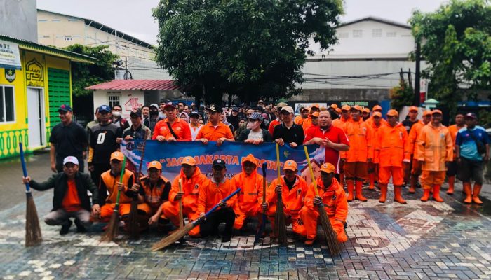 Laksanakan Gerakan Jaga Jakarta Bersih, Lurah Kapuk Muara Gelar Kerja Bakti di RW 01 dan RW 05