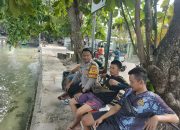 Bhabinkamtibmas Pulau Pari Sambangi Warga, Ajak Jaga Kamtibmas dan Sosialisasikan Layanan 110
