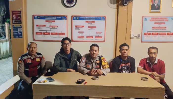 Patroli Malam Gabungan, Polsek Kepulauan Seribu Selatan Perkuat Siskamling dan Sosialisasi Layanan 110