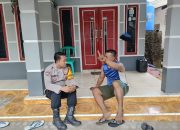 Bhabinkamtibmas Pulau Pari Sambang Warga, Perkuat Sinergitas dan Sosialisasikan Layanan 110.