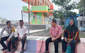 Bhabinkamtibmas Pulau Panggang Intensifkan Sambang Warga, Perkuat Sinergitas dan Sosialisasikan Hotline 110