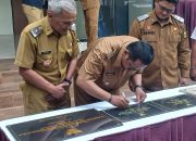 Bersama Kepala Inspektorat, Kadisperkim Dampingi Bupati Sukabumi saat Peresmian Kantor Kecamatan Warungkiara