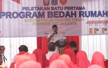 Hadirkan Hunian Layak, Wagub Rano Groundbreaking Bedah Rumah di Kapuk
