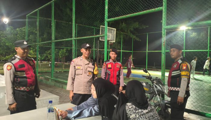 Patroli Malam Gabungan, Polsek Kepulauan Seribu Utara Perkuat Siskamling dan Sosialisasikan Layanan 110