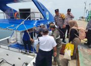 Strong Point di Dermaga, Polres Kepulauan Seribu Beri Rasa Aman Penumpang dan Wisatawan