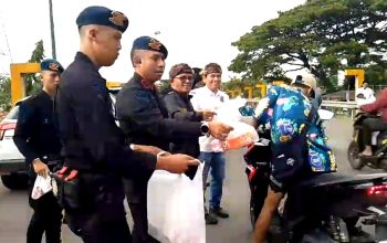 SMSI Kabupaten Bekasi Rayakan HUT SMSI ke 9, Gandeng Brimob dan Aliansi Ormas Bekasi Bagikan Takjil Buka Puasa