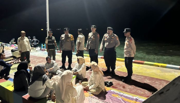 Patroli Malam Ops Ketupat Jaya 2026, Polres Kepulauan Seribu Amankan Rumah Warga dan Kawasan Wisata, Imbau Hubungi 110 Saat Darurat