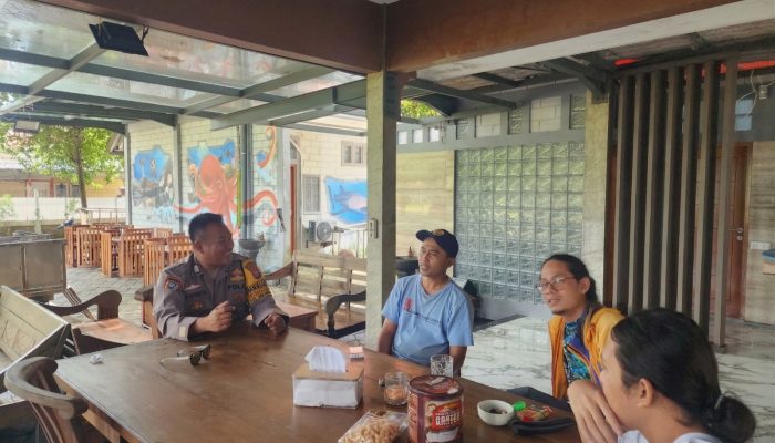 Bhabinkamtibmas Pulau Pramuka Intensifkan Sambang Warga, Perkuat Sinergitas Jaga Kamtibmas dan Sosialisasikan Layanan 110