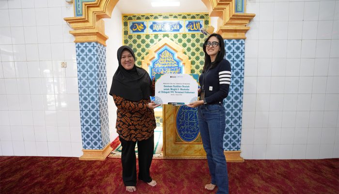 Dukung Ibadah Ramadan, IPC TPK Gelar Karpet di 8 Masjid Sekitar Pelabuhan Tanjung Priok