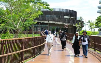 Pengunjung menikmati berbagai kemudahan di IKN. (Foto: Humas Otorita IKN)