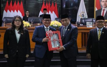 Perkuat Fondasi Sosial dan Keberlanjutan Lingkungan, Gubernur Pramono Sampaikan Dua Ranperda kepada DPRD