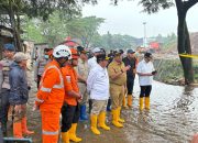 Tinjau Longsor di TPST Bantargebang, Gubernur Pramono Pastikan Penanganan Cepat dan Dukungan bagi Korban