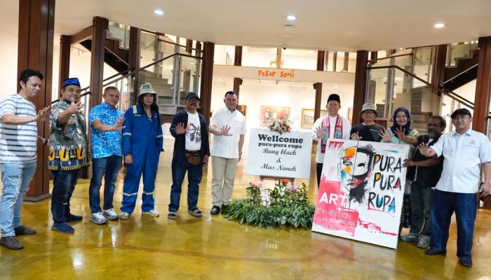 Asisten Kesra Provinsi DKI Jakarta Membuka Pameran Pura Pura Rupa di Pasar Seni Ancol.