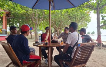 Bhabinkamtibmas Pulau Tidung Sambangi Warga, Sosialisasikan Layanan Polri 110 Gratis 24 Jam