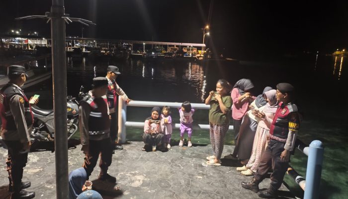 Patroli Malam Gabungan Polsek Kepulauan Seribu Utara, Sosialisasikan Layanan 110 dan Cegah Gangguan Kamtibmas