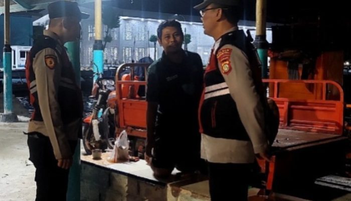 Patroli Malam Gabungan Polsek Kepulauan Seribu Selatan, Sosialisasikan Layanan 110 dan Antisipasi Guantibmas