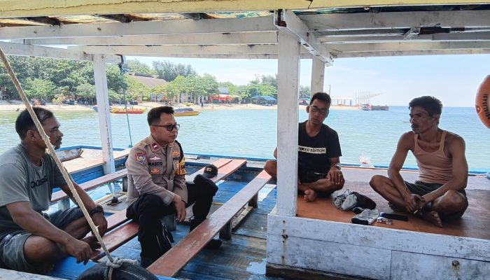 Bhabinkamtibmas Pulau Untung Jawa Sosialisasikan Layanan Polri 110 kepada Warga