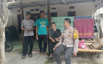 Bhabinkamtibmas Pulau Pari Aktif Sambangi Warga, Sosialisasikan Layanan Polri 110 dan Cegah Paham Radikal
